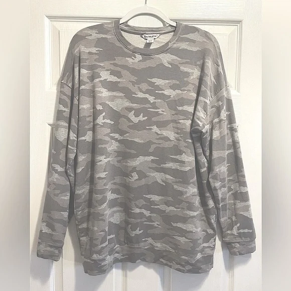 Athleta Camo Crewneck Balance Pullover Sweatshirt Grey Camo Size Medium Tall - Picture 8 of 8